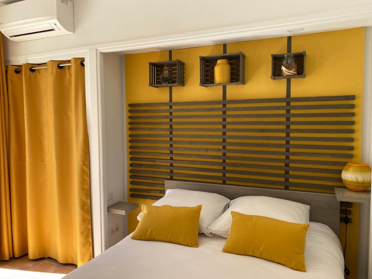 Logis Hotel Restaurant Le Kalliste Hyeres Bagian luar foto