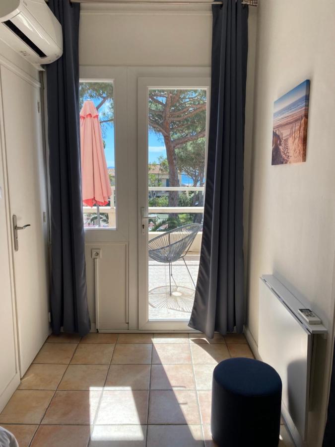 Logis Hotel Restaurant Le Kalliste Hyeres Bagian luar foto