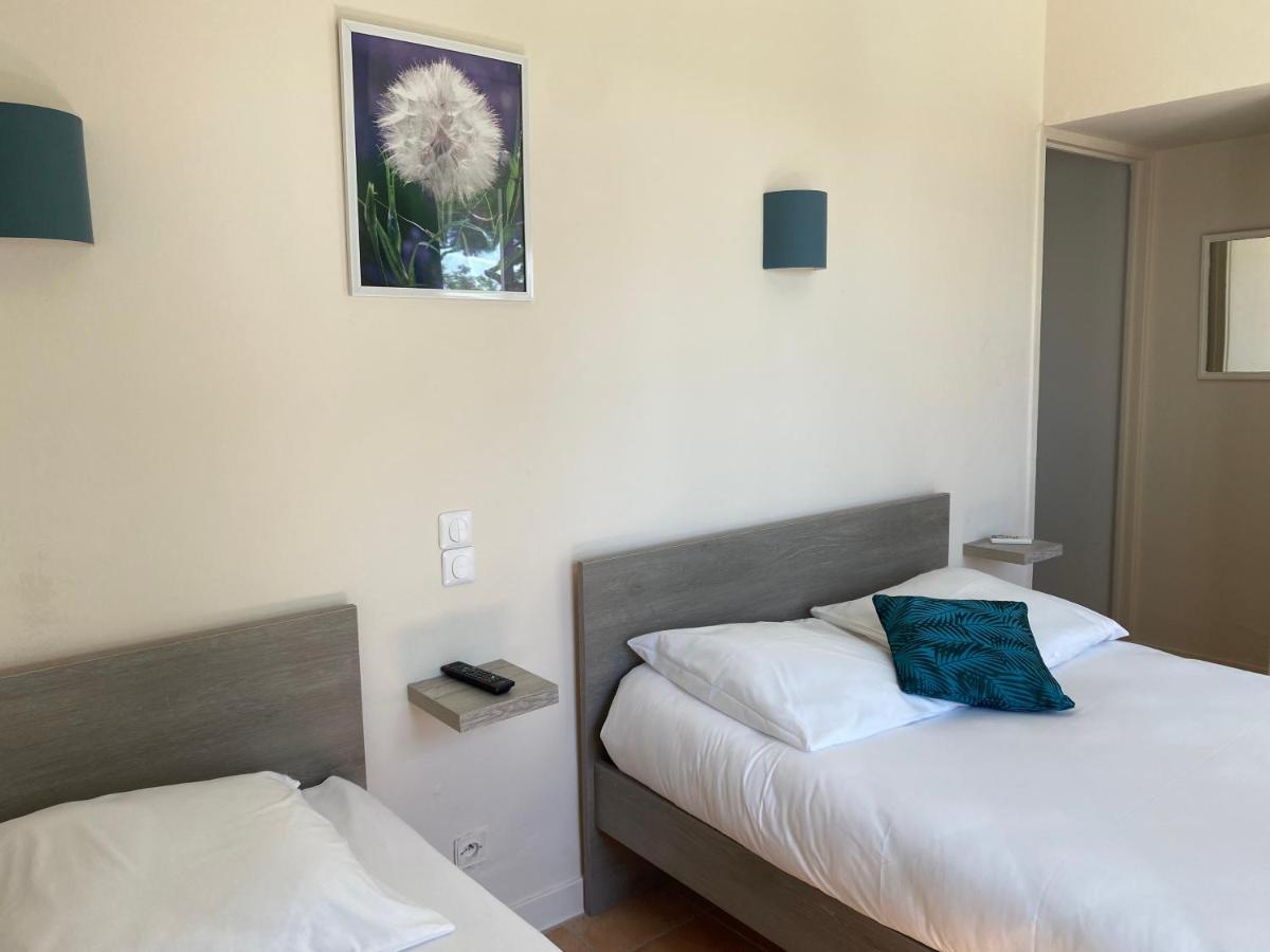 Logis Hotel Restaurant Le Kalliste Hyeres Bagian luar foto