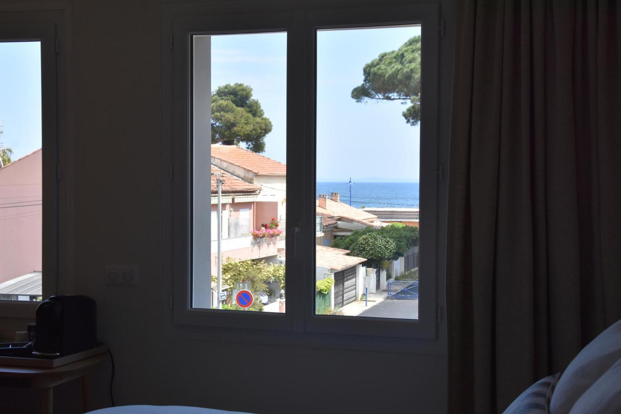 Logis Hotel Restaurant Le Kalliste Hyeres Bagian luar foto