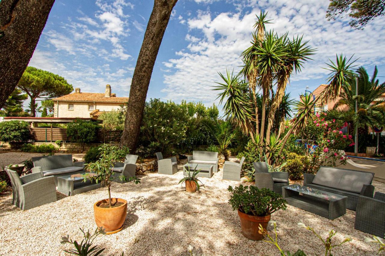 Logis Hotel Restaurant Le Kalliste Hyeres Bagian luar foto